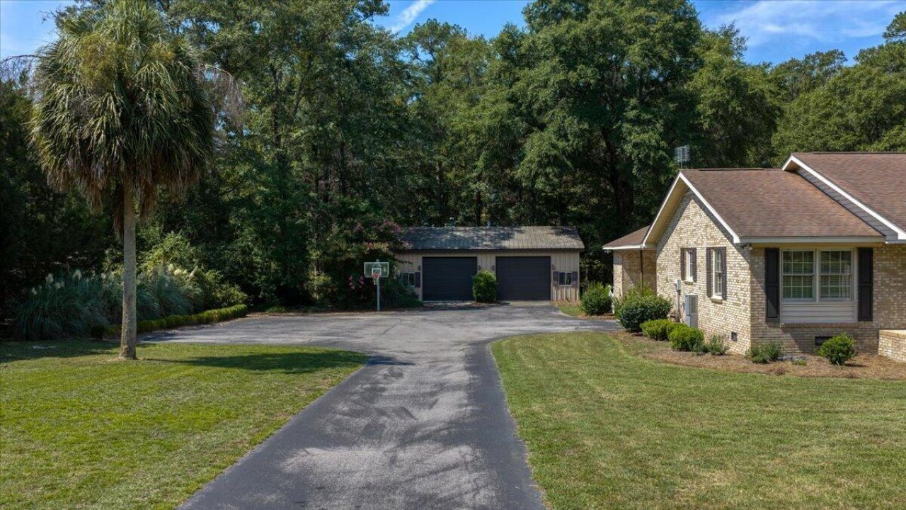 127 Dickinson Street Photo 82