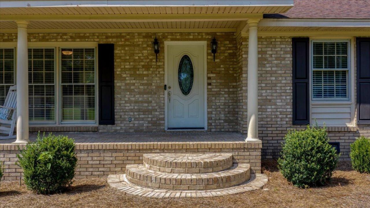 127 Dickinson Street Photo 9