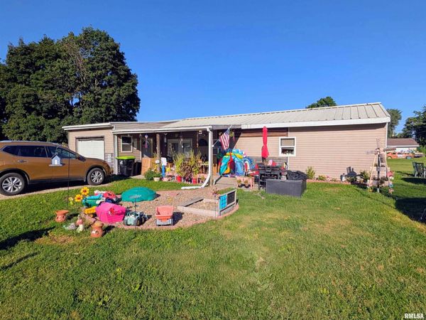 345 WALNUT Street, Bushnell, IL 61422