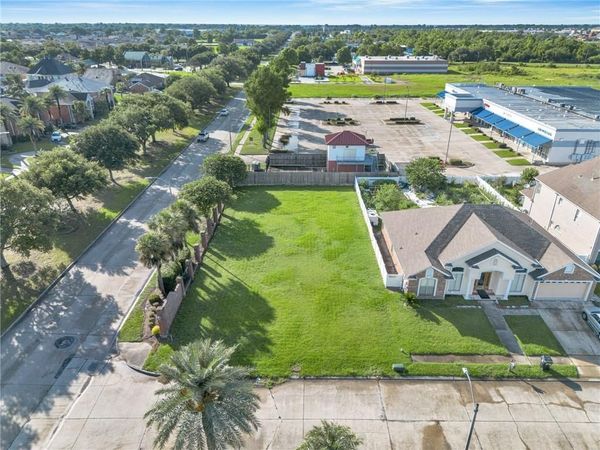 11401 MELVIN Place , New Orleans, LA 70128