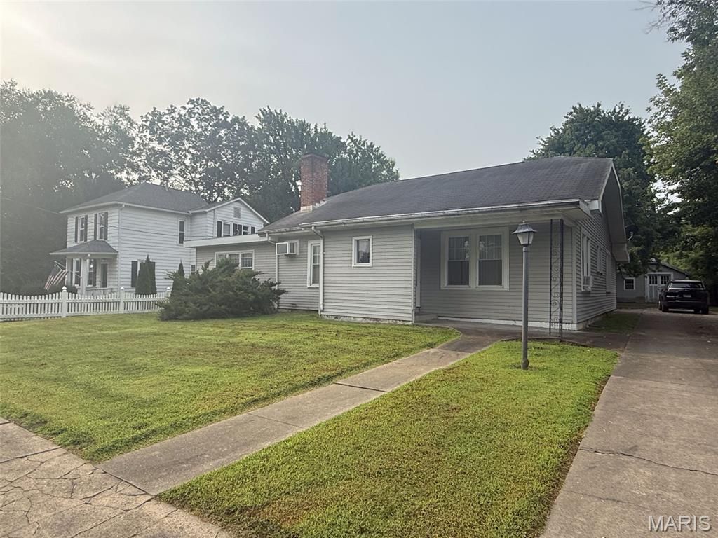 423 W Fayette Street , Pittsfield, IL 62363 Main Photo