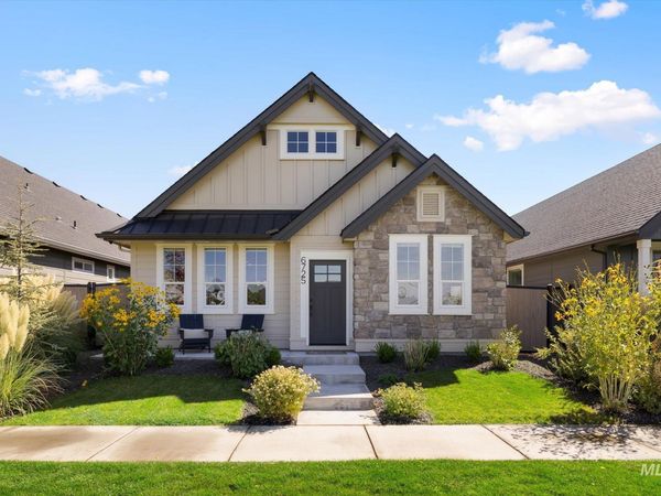6725 W Los Flores Dr, Meridian, ID 83646