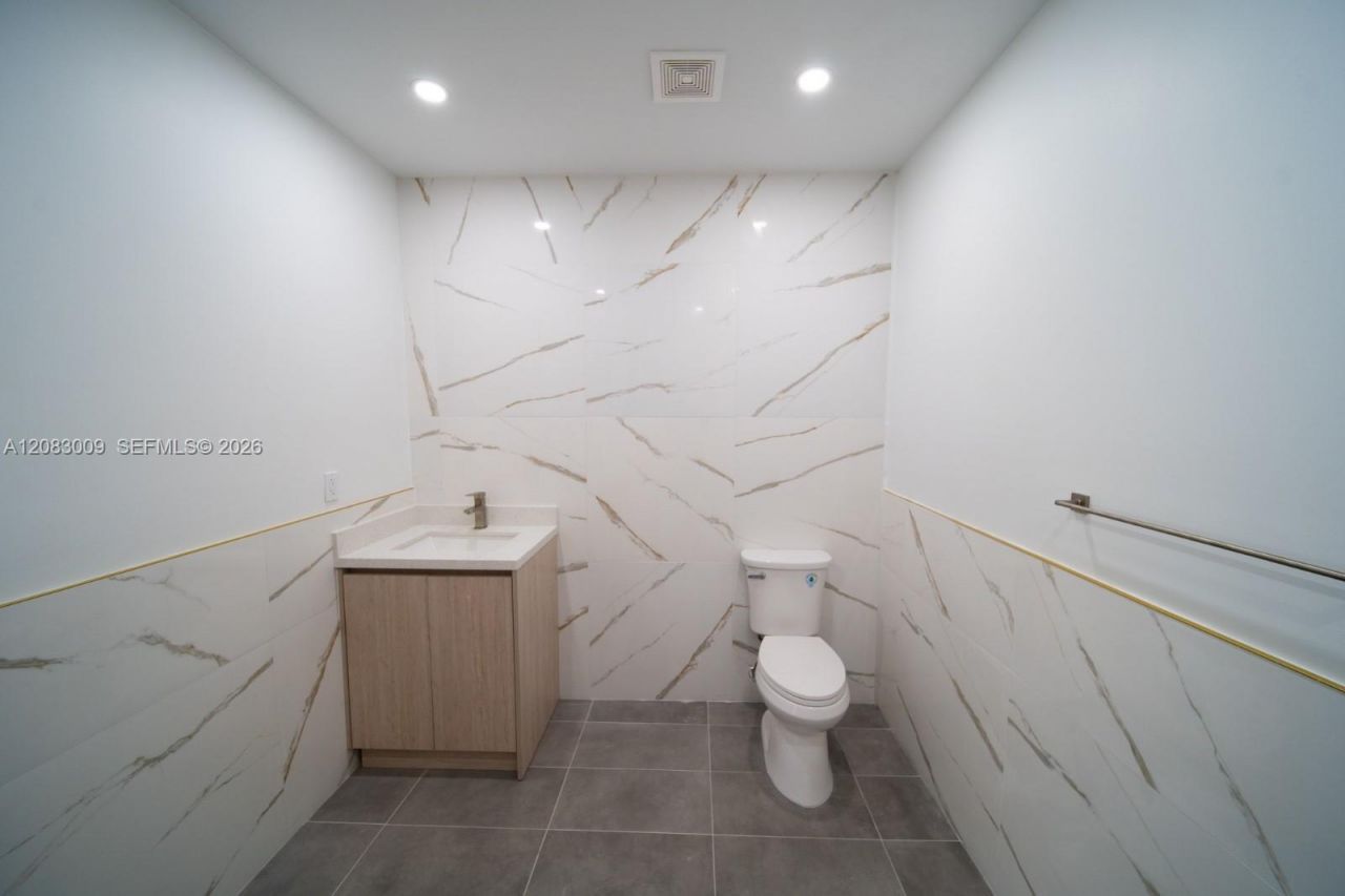500 Foster Rd , Unit C, Hallandale Beach, FL 33009 Photo