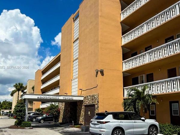 301 NE 14th Ave , Unit 504, Hallandale Beach, FL 33009