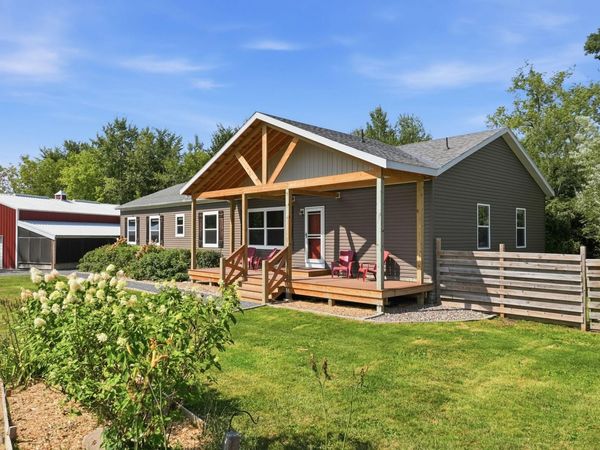 31240 Naples Court NE, Cambridge, MN 55008