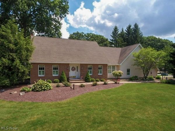 100 Onyx Place , Cortland, OH 44410