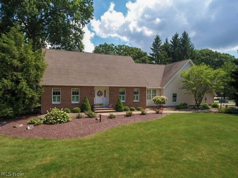 100 Onyx Place, Cortland, OH 44410 Photo 1