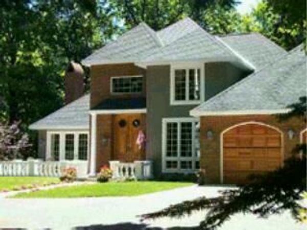 741 W Center Street, Douglas, MI 49406