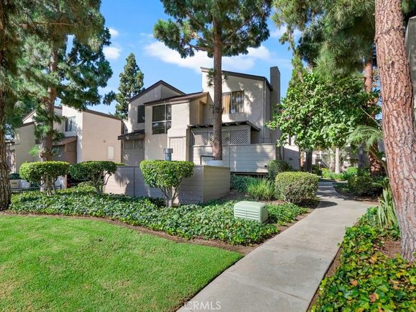 1270 Cabrillo Park, Santa Ana, CA 92701