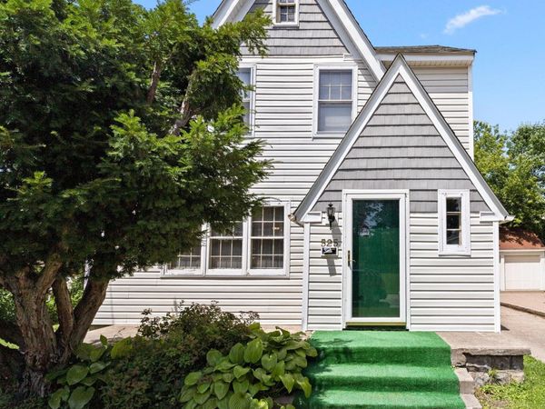 525 E Mount Hope Avenue, Lansing, MI 48910
