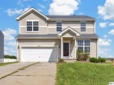 6402 Virginia Street, Papillion, NE 68128