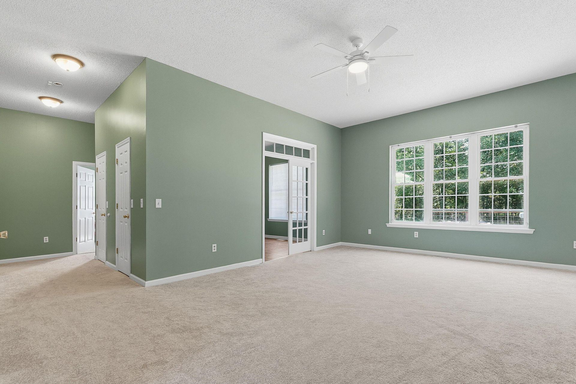 725 Yellow Brick Road Photo 29