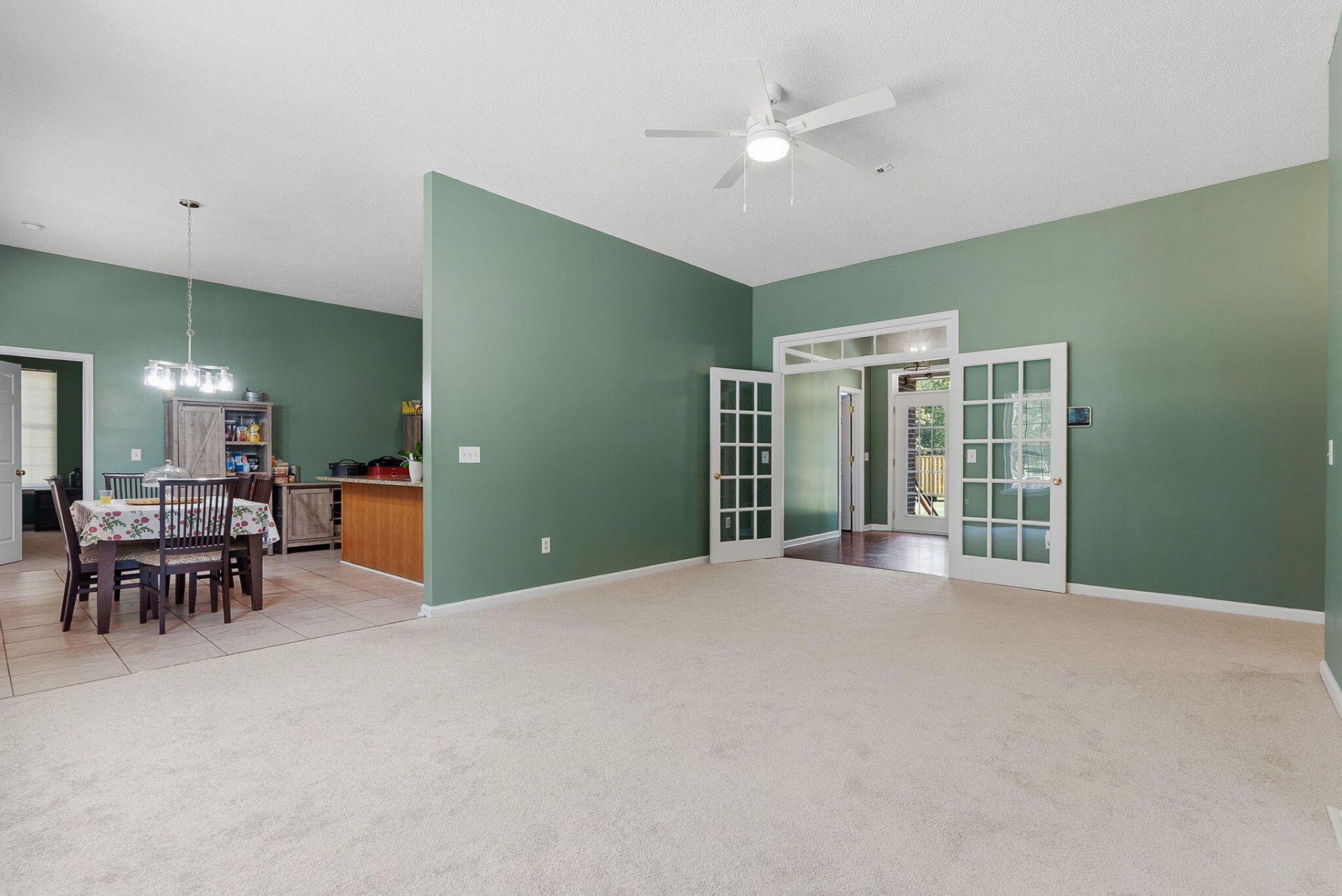 725 Yellow Brick Road Photo 33