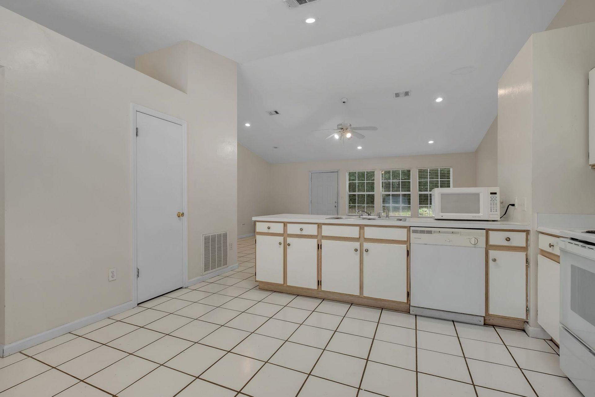2214 Amelia Circle, Tallahassee, FL 32304 Photo