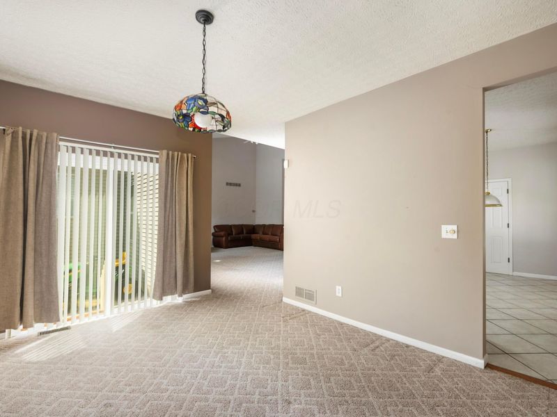 5931 Cove Point Court, Columbus, OH 43228 Photo 11