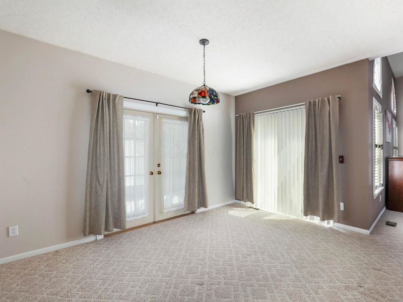 5931 Cove Point Court, Columbus, OH 43228 Photo 12