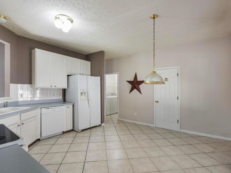 5931 Cove Point Court, Columbus, OH 43228 Photo 13