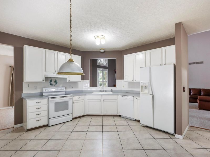 5931 Cove Point Court, Columbus, OH 43228 Photo 14