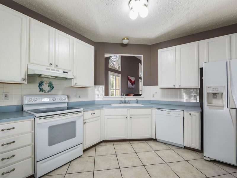 5931 Cove Point Court, Columbus, OH 43228 Photo 16