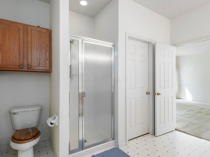 5931 Cove Point Court, Columbus, OH 43228 Photo 25