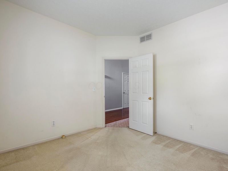 5931 Cove Point Court, Columbus, OH 43228 Photo 27