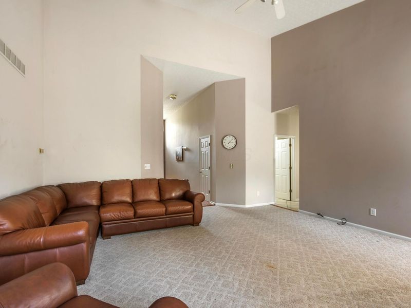 5931 Cove Point Court, Columbus, OH 43228 Photo 6