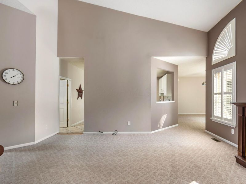 5931 Cove Point Court, Columbus, OH 43228 Photo 7
