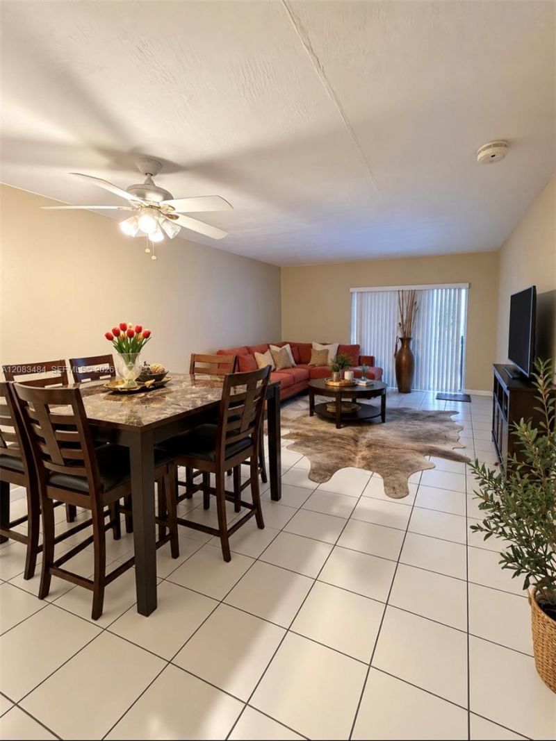 9631 SW 77 Av, Unit 101 C, Miami, FL 33156 Photo