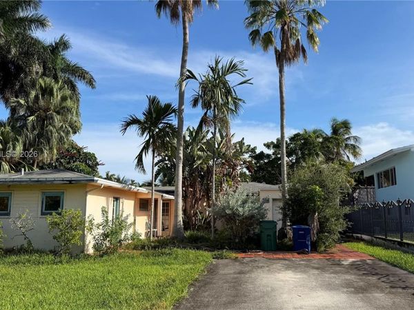 1212 NE 91st St , Miami, FL 33138