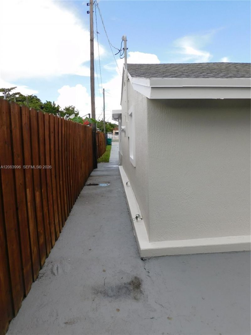 2754 NW 26th St, Unit C, Miami, FL 33142 Photo