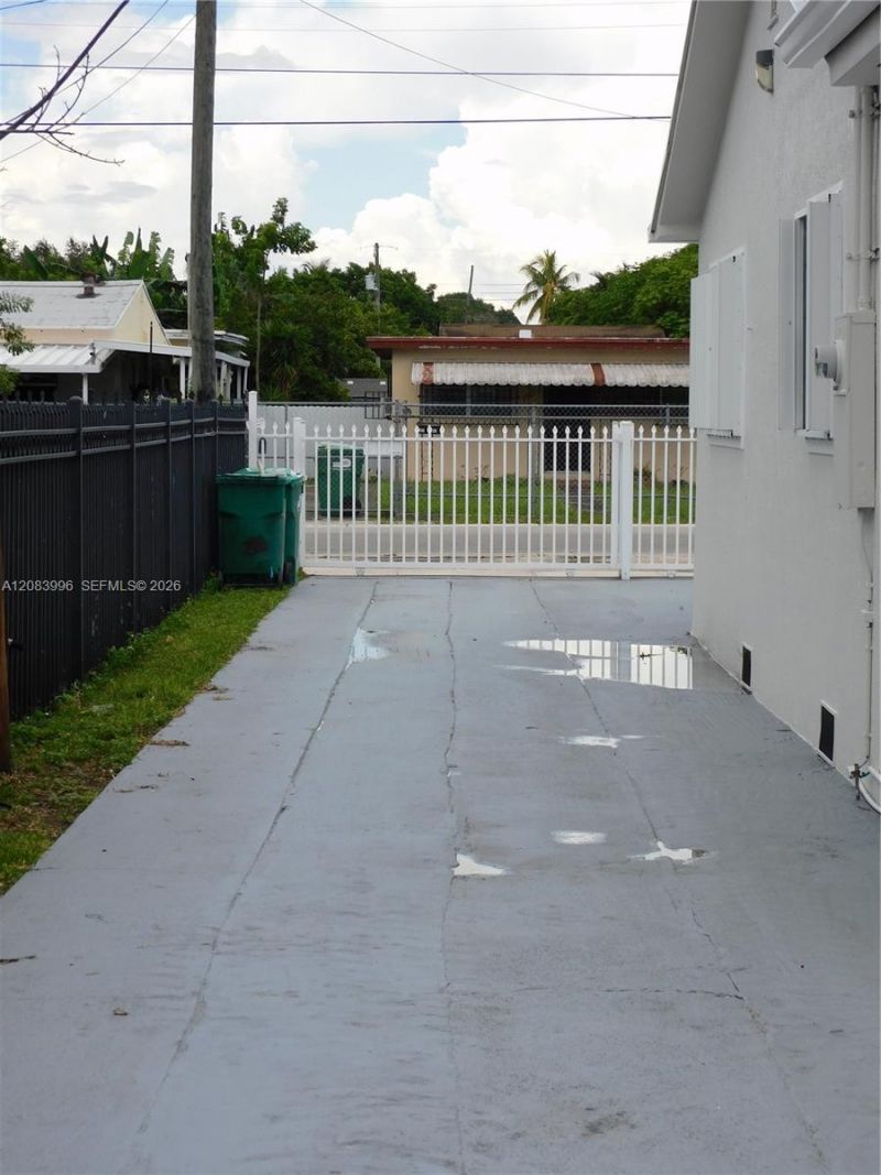 2754 NW 26th St, Unit C, Miami, FL 33142 Photo