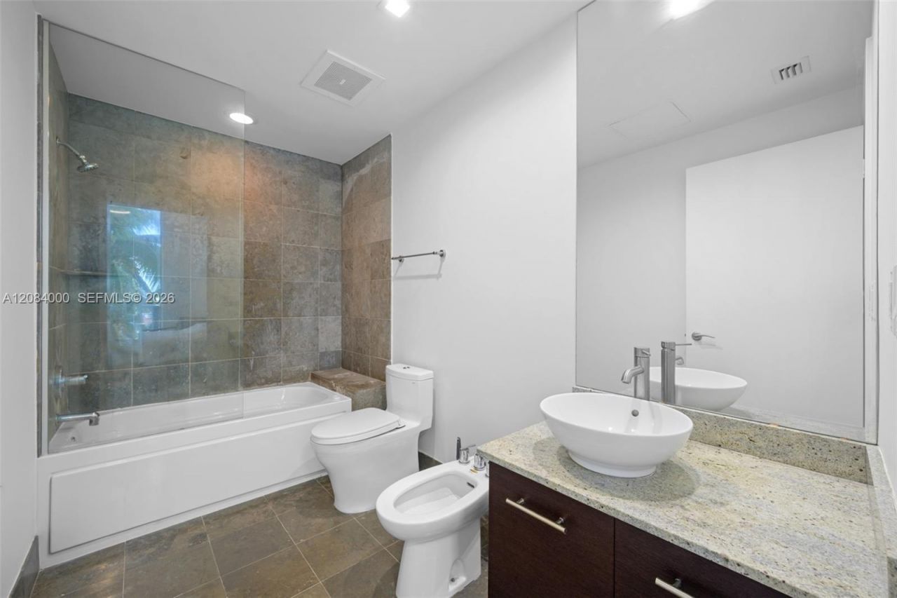 3029 NE 188th St , Unit 523, Aventura, FL 33180 Photo