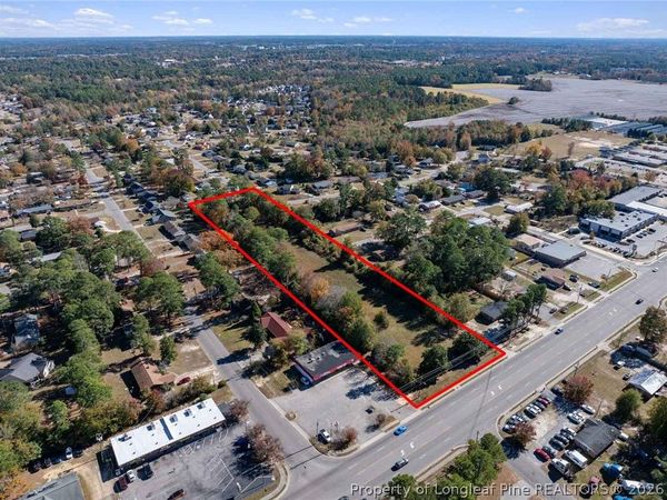 590 N Reilly Road , Fayetteville, NC 28303