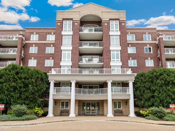 7051 W Touhy Avenue , Unit 604, Niles, IL 60714