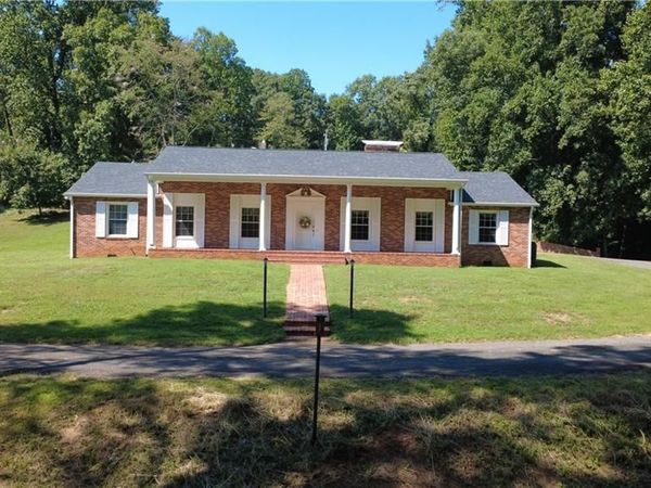 143 James Street, Elkin, NC 28621