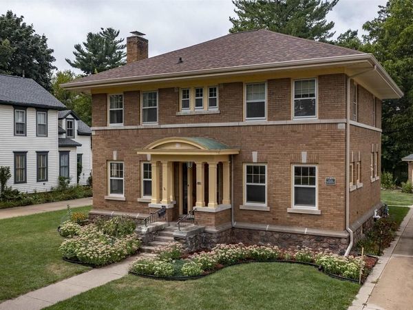 510 JEFFERSON STREET, Waupaca, WI 54981