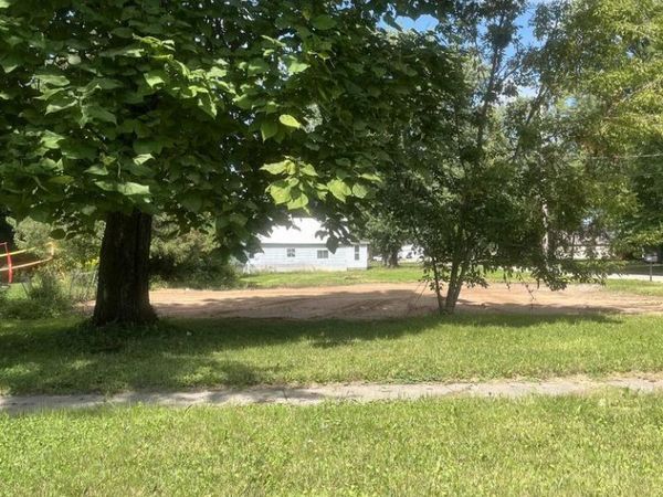 1201 SHIOCTON STREET, New London, WI 54961