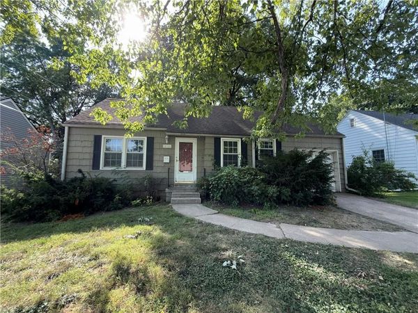 4928 Juniper Drive, Roeland Park, KS 66205