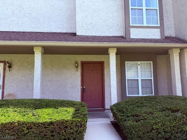 2704 Commons At Kingswood Dr, East Brunswick, NJ 08816