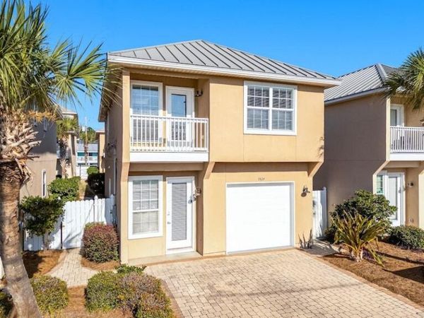 7824 Thomas Drive, Panama City Beach, FL 32408