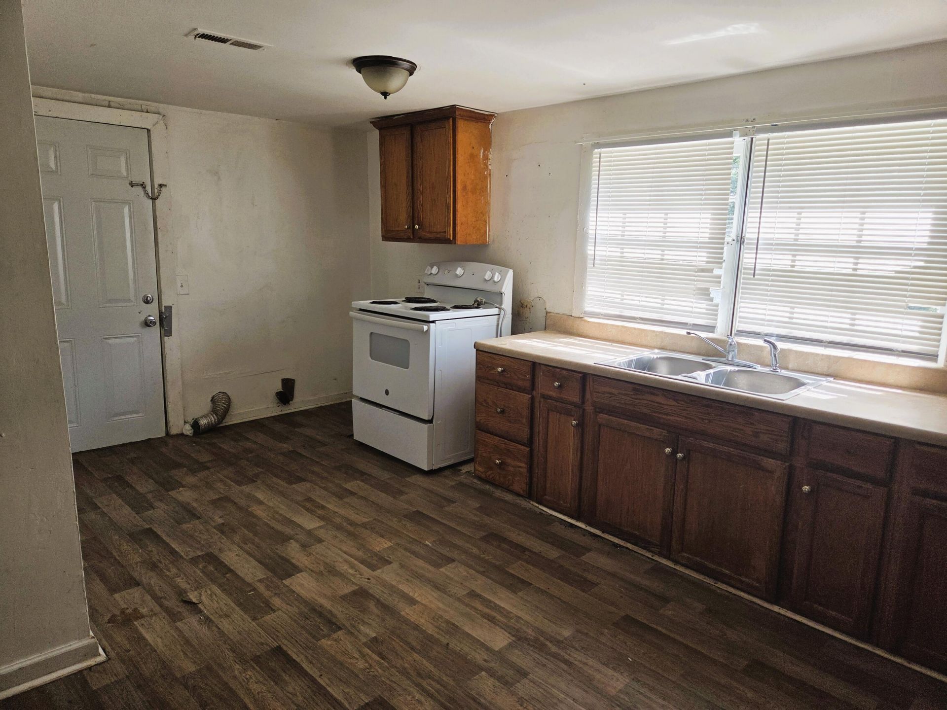 2202 S Highway 61 Photo 5