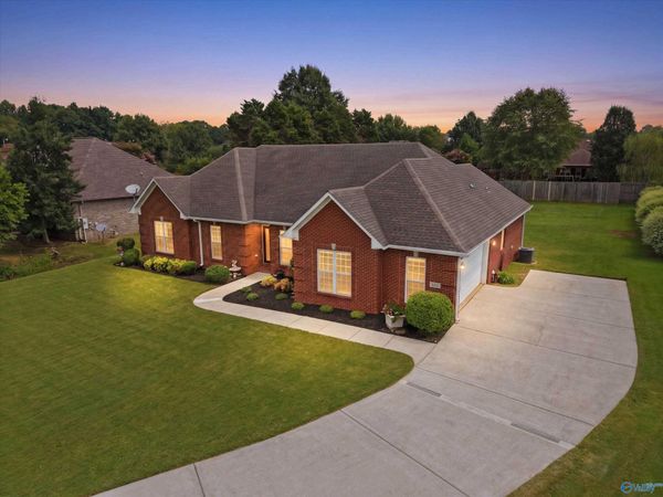 815 Indian Creek Road, Huntsville, AL 35806