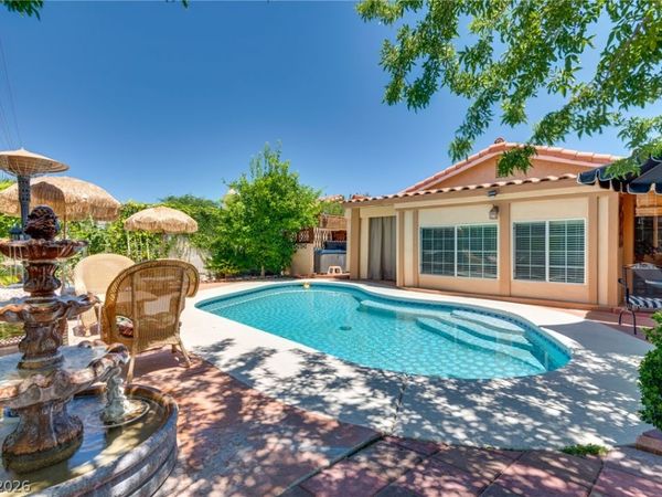 3877 Platis Circle , Las Vegas, NV 89103