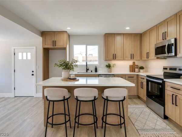 5920 Forrest Hills Lane, Las Vegas, NV 89108