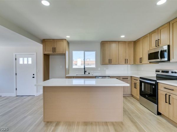 5920 Forrest Hills Lane, Las Vegas, NV 89108