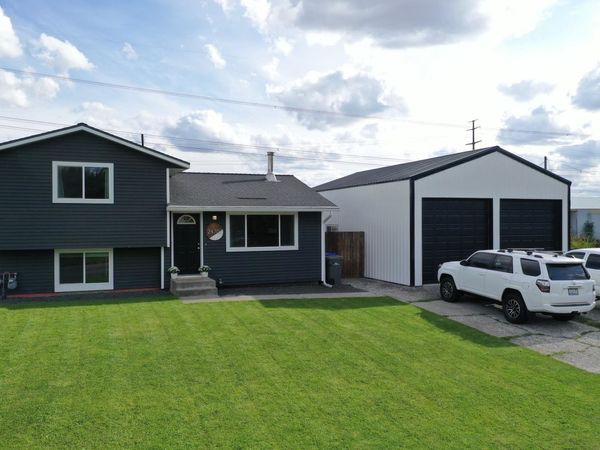 24702 E Roxanne Ave, Newman Lake, WA 99025