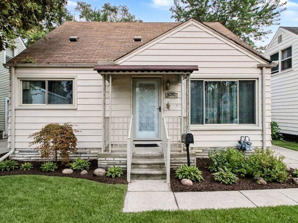 18286 Denby Street, Redford, MI 48240