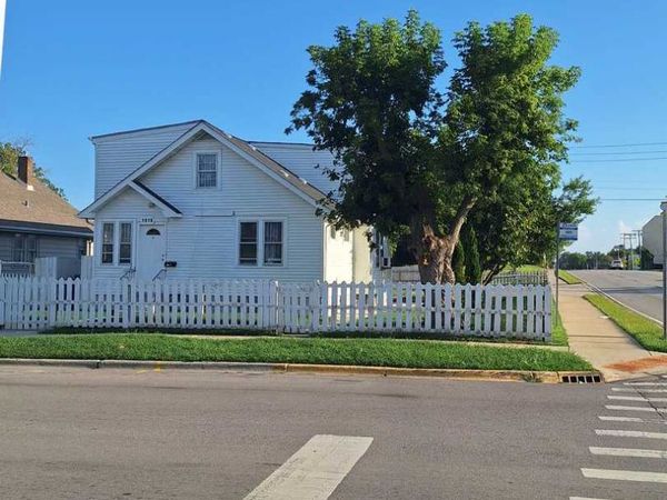 1919 16th Street , North Chicago, IL 60064
