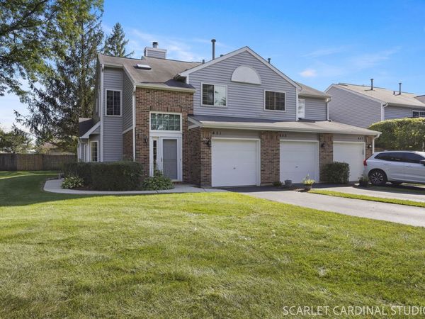 449 Canterbury Drive , Carol Stream, IL 60188