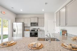 1077 Laurel Oaks Drive photo 4